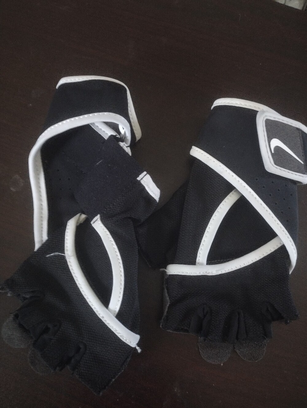 Nike Premium Black and White Fingerless Training Gloves